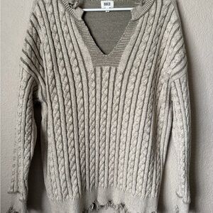 BKE Women's Cable Knit V-Neck Sweater in Light Green